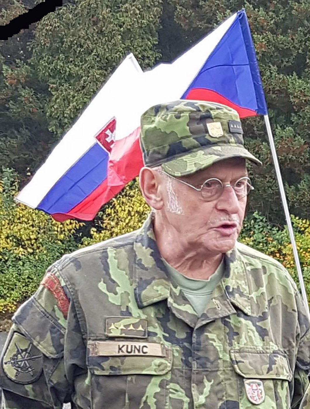 V sobotu 18.8.2018 zemřel velký tramp,velitel BOA(Brdská osvobozenecká armáda), zakladatel Klubu CI5, AGENTURY CI5 a Dobrovolných záloh AČR - později Aktivních záloh AČR. Rozloučení s panem kapitánem Jiřím Kuncem se koná ve Velké obřadní síni krematoria Strašnice dne 24.8.2018 v 11 hodin..