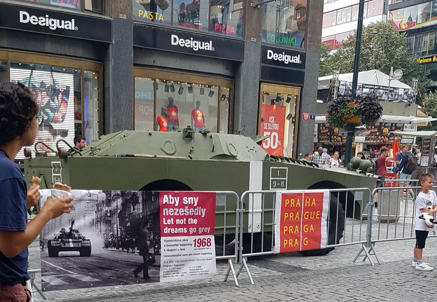 Aby dny nezešedly. 10. 8. – 21. 8. 2018 Vzpomínková akce k 50. Výročí intervence vojsk Varšavské smlouvy a 49. Výročí násilného potlačení vzdoru národa 21. 8. 1969. – Hl. m. Praha – Václavské náměstí - Můstek.