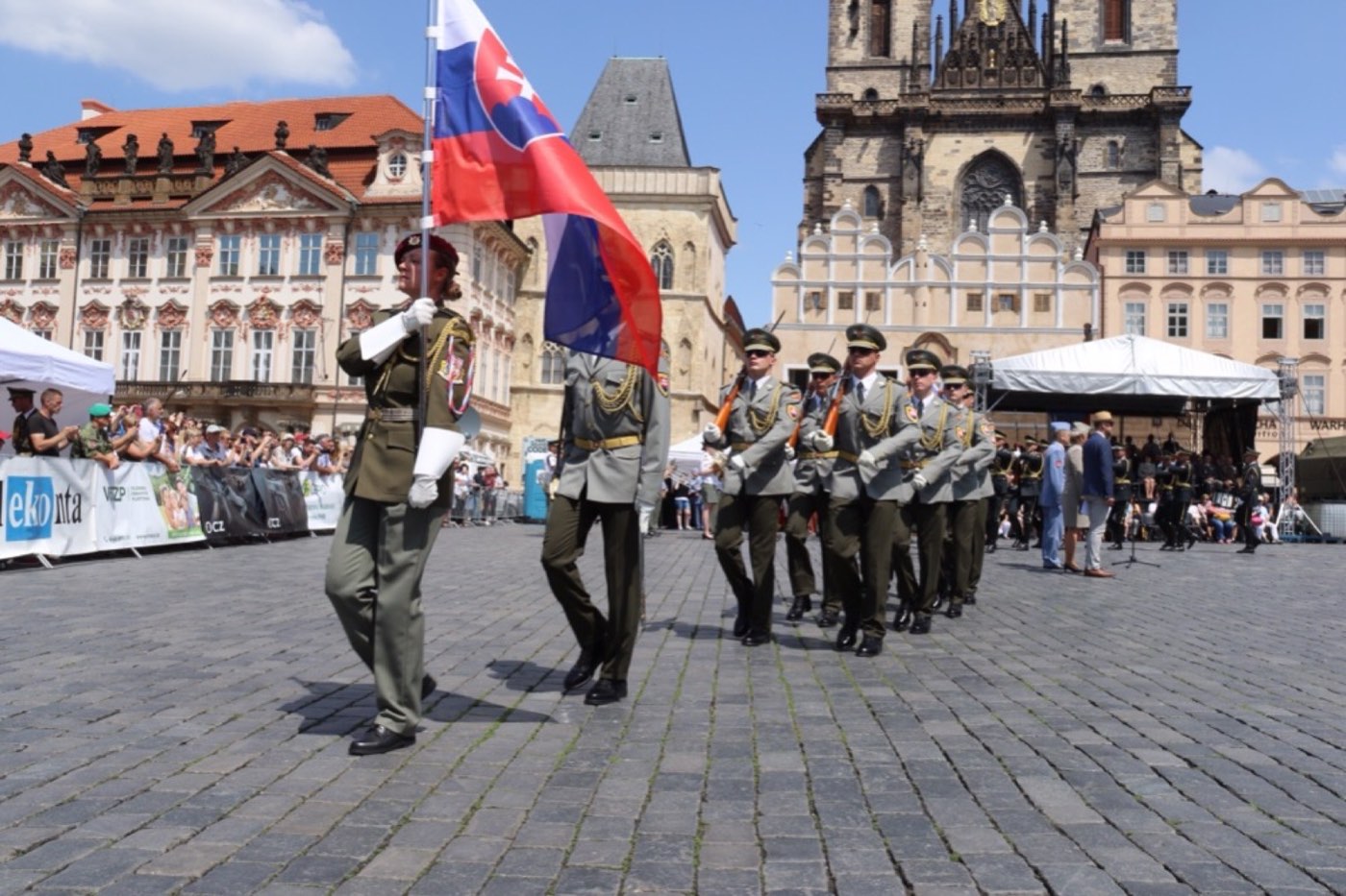 DrillFest 2022 1.6.2022 Karlovy Vary- Mlýnské nábřeží- 2.6.2022 Praha - Hradčanské náměstí