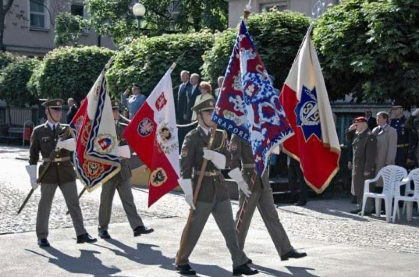 DRILL FEST ARMY.CZ Festival exhibičních vystoupení jednotek čestných stráží spojeneckých armád. U příležitosti Dne ozbrojených sil- Praha -Václavské náměstí - můstek 27.6.2012 od 14.00 hod.